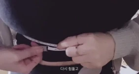 줄자로 직접 가슴 크기 재는 거유녀