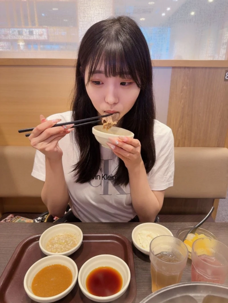 피부 좋은 J컵 AV 배우 모모타 미츠키-6