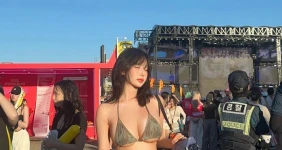 거대한 워터밤 누나