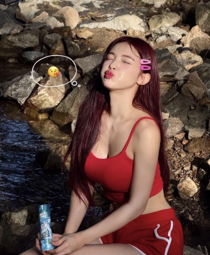 돌핀 착용.. 계곡 놀러간 이다혜 치어리더-2