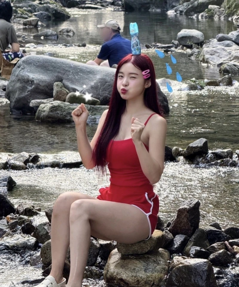 돌핀 착용.. 계곡 놀러간 이다혜 치어리더-3