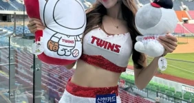 LG 트윈스 진수화 치어리더 야릇한 수영복 셀카