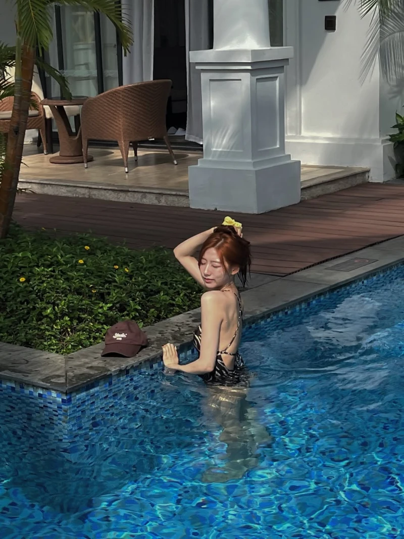 정예인 인스타 모노키니-8