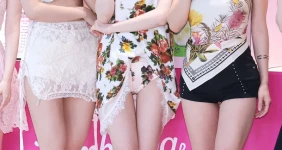 어제자 화제였던 사나 의상