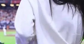 맨투맨에 핫팬츠 김진아 치어리더
