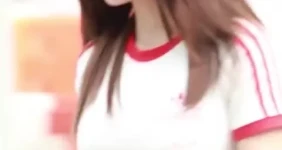 오늘자 출국하는 권은비