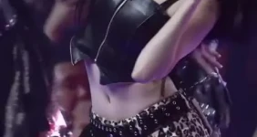 호피 핫팬츠 탄탄한 허벅지 르세라핌 카즈하