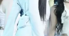 하얀 속바지 보이는 트리플에스 니엔