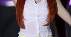 노란 치마 스테이씨 수민