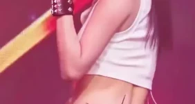 매력적인 기립근 허리 돌림 오드유스 카니