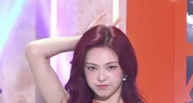 주황색 속바지 뒤태 베이비몬스터 치키타