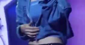 르세라핌 사쿠라 가죽핫팬츠