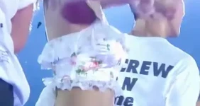 모모 프릴 탱크탑