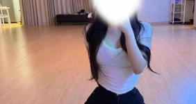 미시룩 입은 07년생 댄스팀 여대생