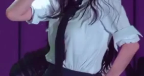 교복 입은 에스파 카리나