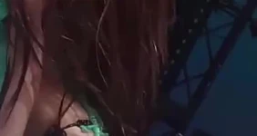 바지 내려 입은 빌리 츠키