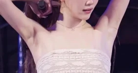 땀 흘리는 츠키