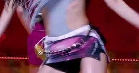 탄력에 매끈한 키스오브라이프 쥴리