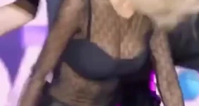 워터밤 망사 상의속 블랙 브라 다영