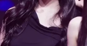옷 늘어난 트리플에스 채연