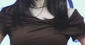 어깨 보이는 엔믹스 오해원
