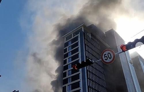 [사회] 부산 반얀트리 호텔 신축공사장서 불…소방 '대응2단계' 발령