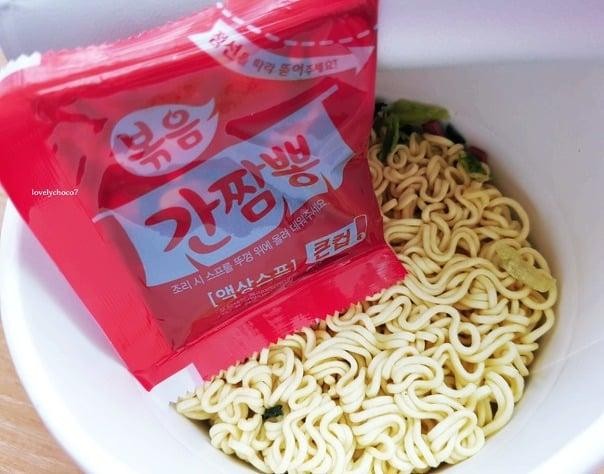 군대 매점에서만 매년 30억원 이상 판매된다는 라면..jpg-11