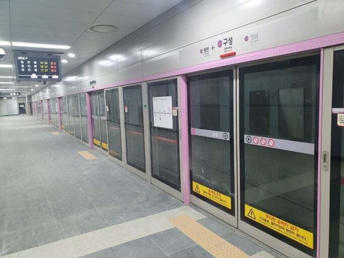 전국 지하철 노선 승강장 사진-21
