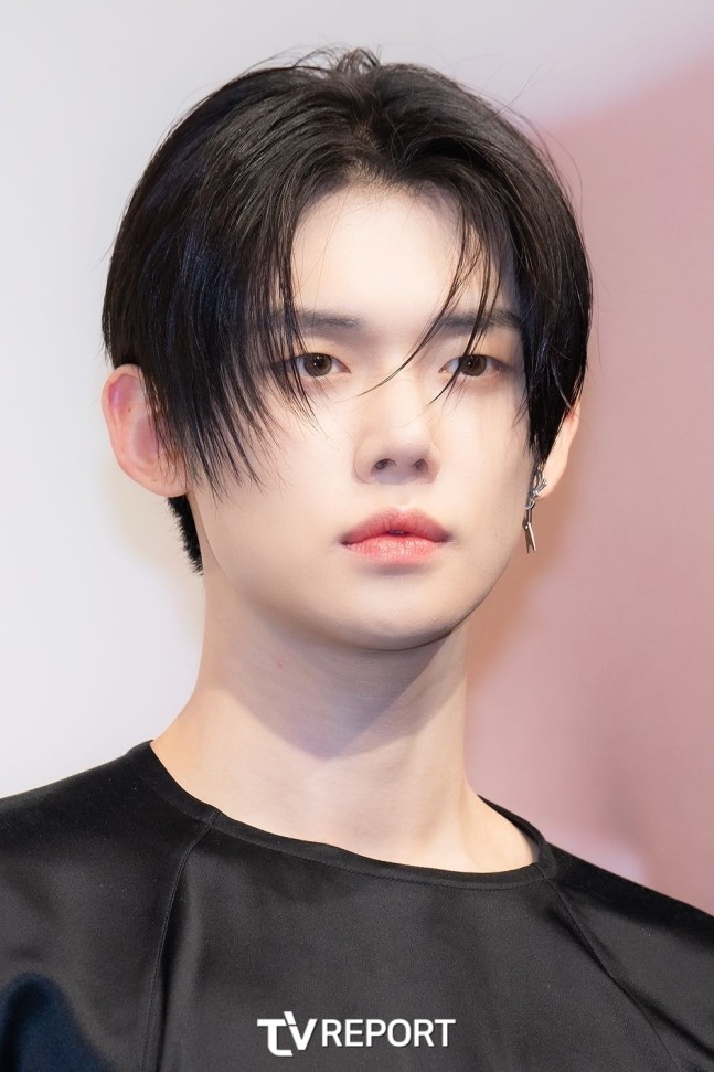 오늘 디올 전시 행사 참여한 연예인들 사진 모음-8