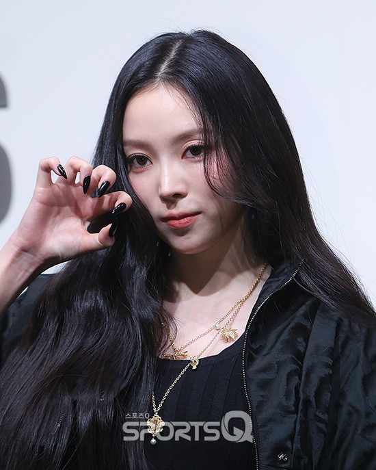 오늘 디올 전시 행사 참여한 연예인들 사진 모음-10