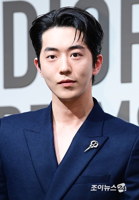 오늘 디올 전시 행사 참여한 연예인들 사진 모음-14
