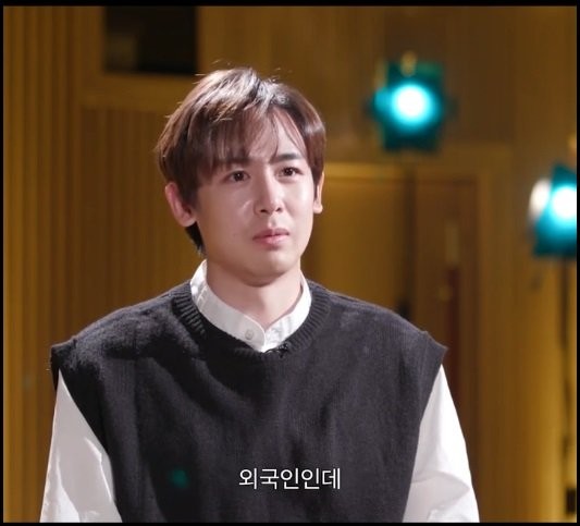 본인은 오직 얼굴 하나로 데뷔했다는 아이돌-10