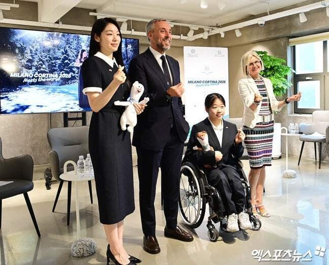 미모가 꺾일 기세가 안보인다는 김연아 최근 모습-2
