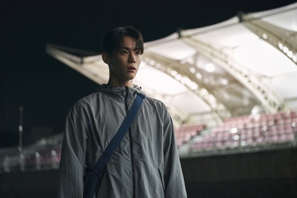 윤서빈, ‘전력질주’로 첫 장편영화 데뷔 ‘9월 10일 개봉’...육상 선수 변신