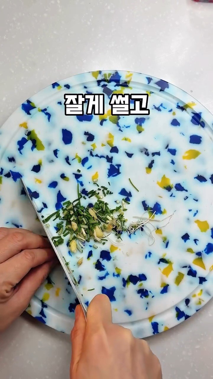만두 찔 때 배추를 깔아보세요!-13
