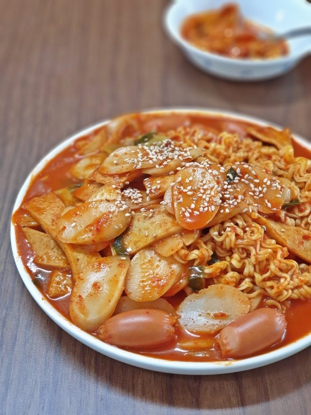 진짜 호불호 갈리는 떡볶이-7
