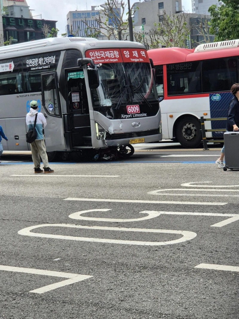 (사고주의) 오늘자 강남 오토바이 사고