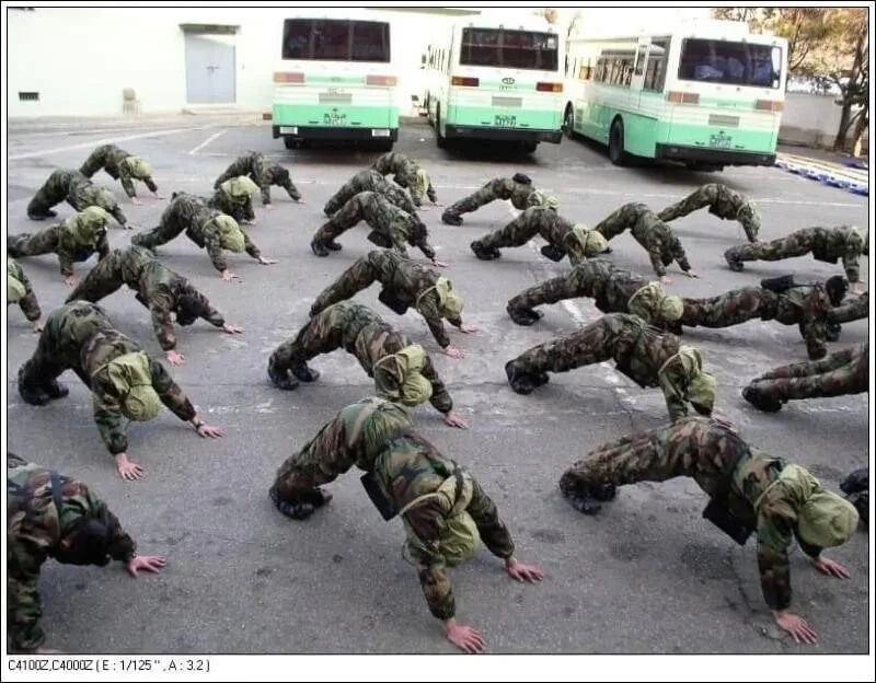 2000년대 전경, 의경 내무생활 살벌한 일상 ㄷㄷㄷ-10