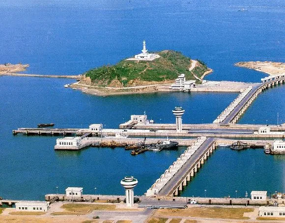 그럭저럭 굴러가던 북한을 끝장내버린 사건들 -2