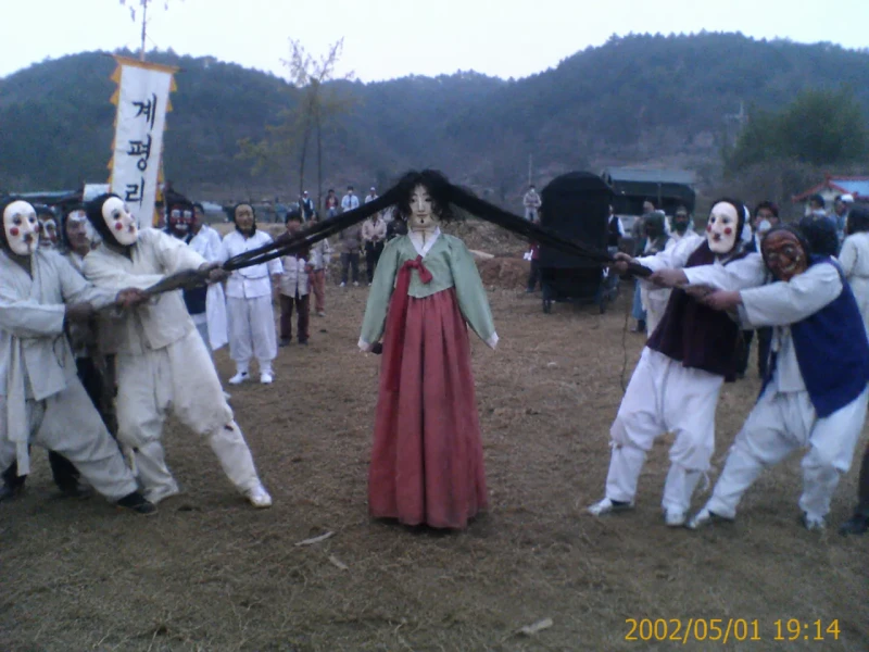한국인들은 별로 안무서운데 외국인들은 까무러치는 짤 모음-6