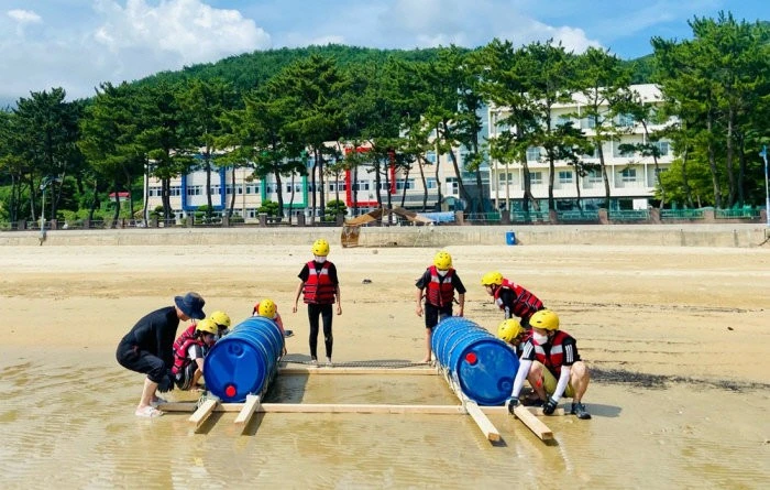 바닷가 1분컷인 중학교