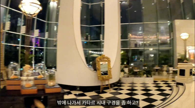 5성급 호텔에 아침 7시에 갔던 유튜버-5
