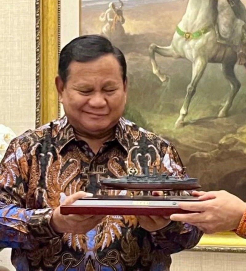 펀쿨섹좌가 인니 대통령에게 준 선물 논란-3