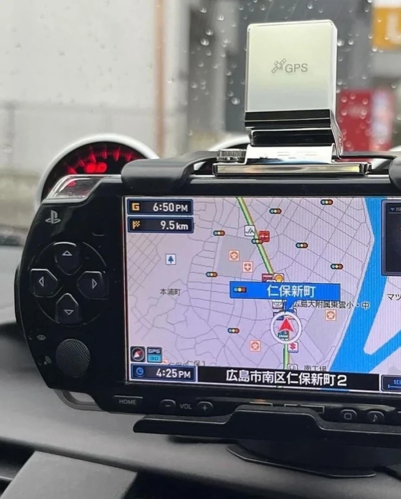 놀랍게도 아직 현역이라는 PSP 게임기 근황-4