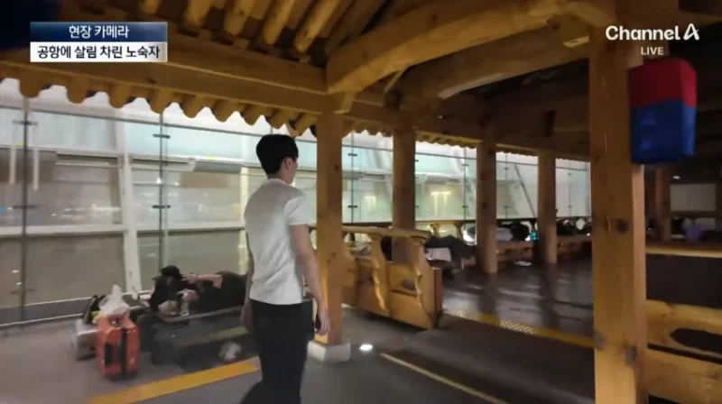 노숙자들 아지트된 인천공항 근황-14