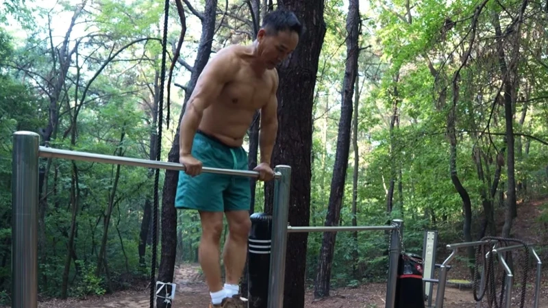 63세 할아버지 피지컬-5