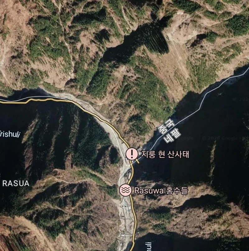 산사태가 덮친 중국 & 네팔 국경 검문소 평소 모습-9