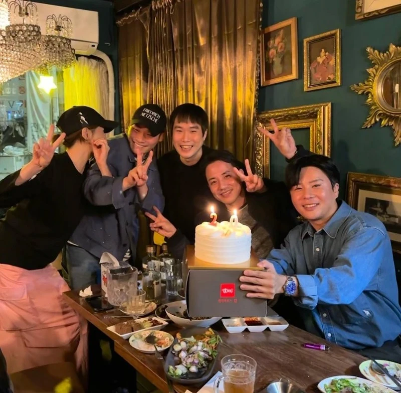 20년만에 만났다는 몽정기 배우들.jpg-2