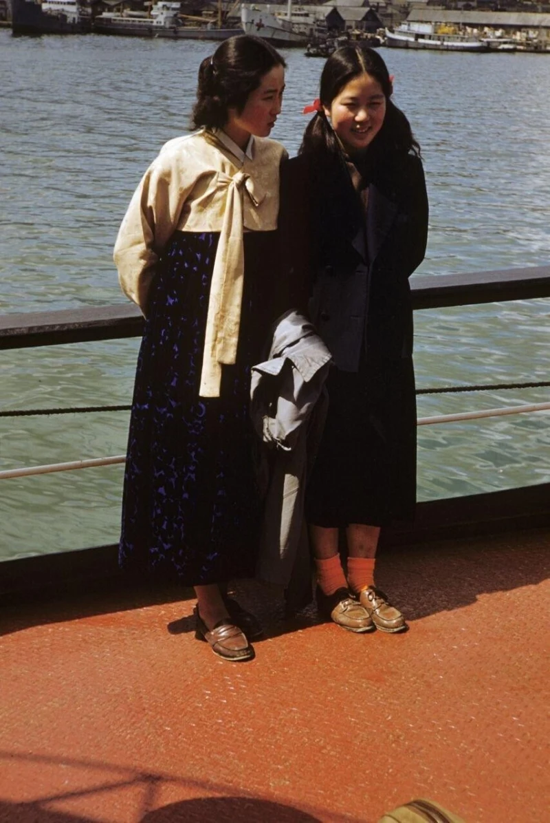 1952년 젊은 한국 여성들 모습.jpg