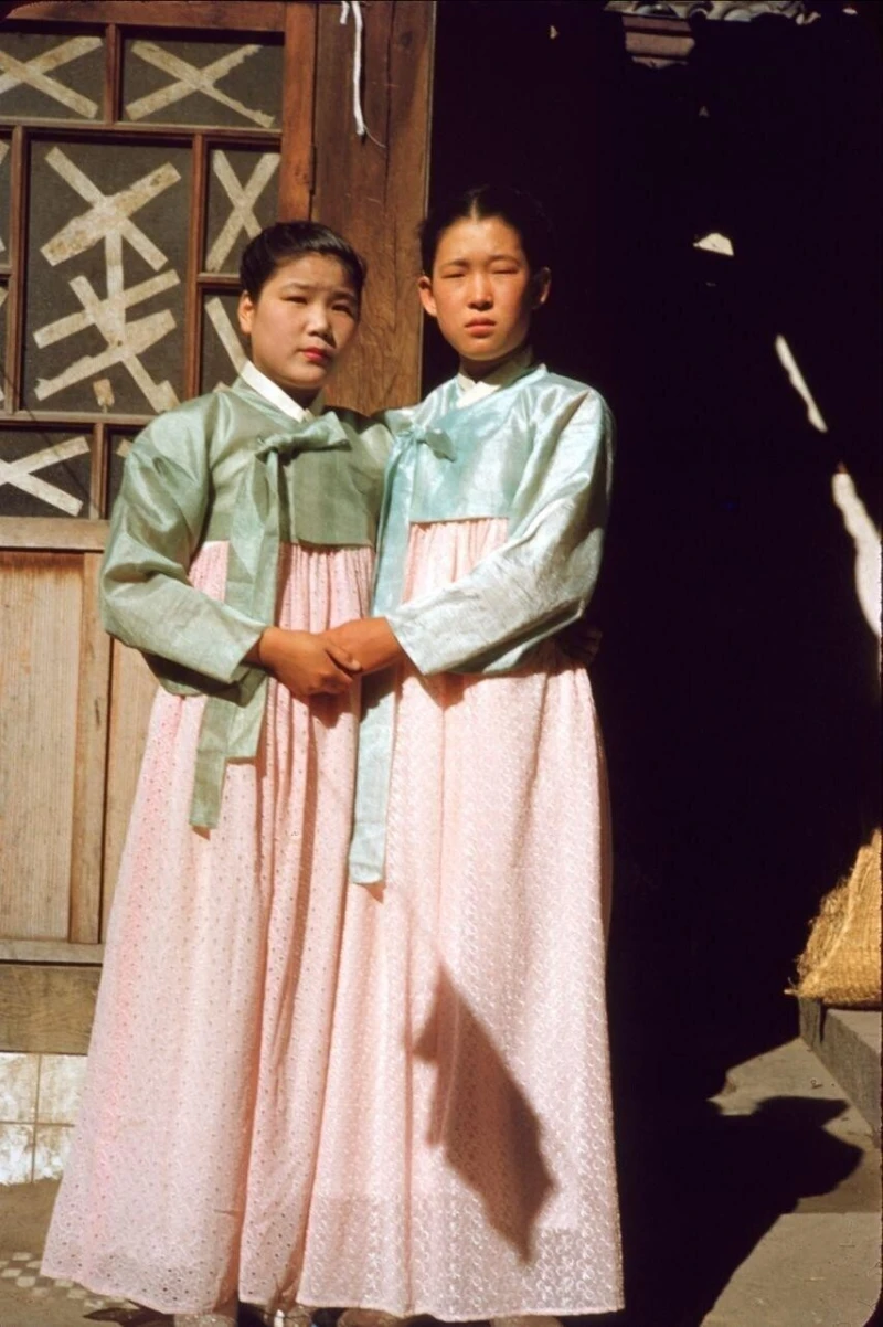 1952년 젊은 한국 여성들 모습.jpg-7